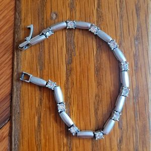 ✨SOLD✨Beautiful Silver Bracelet
